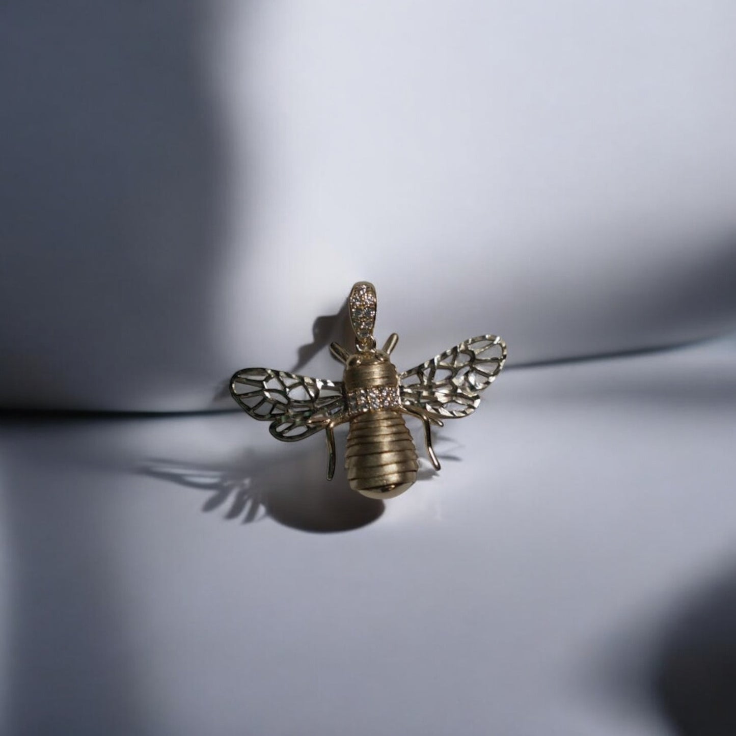 14k oro amarillo dije de abeja